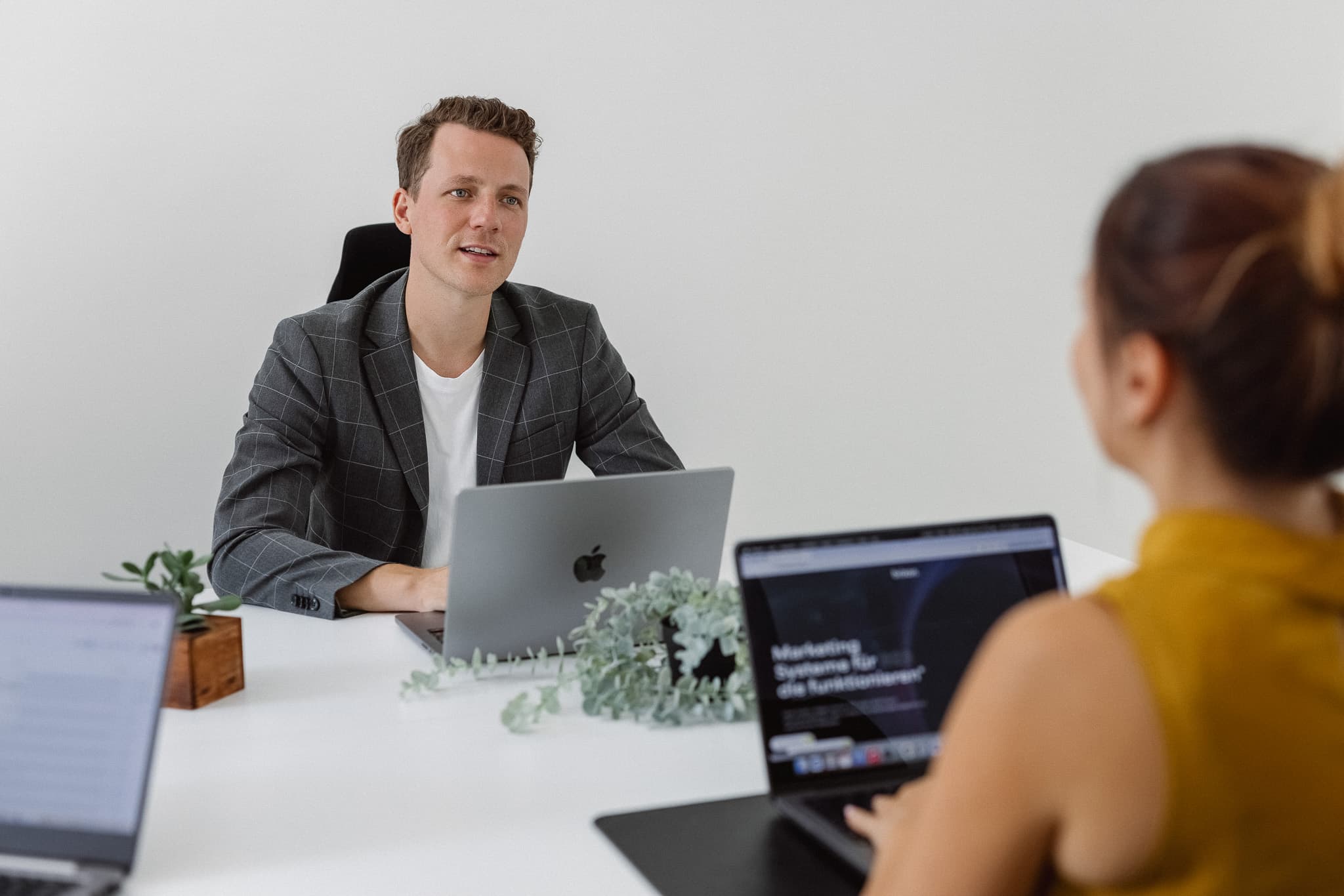 Christoph Sauerborn in a client consulting session